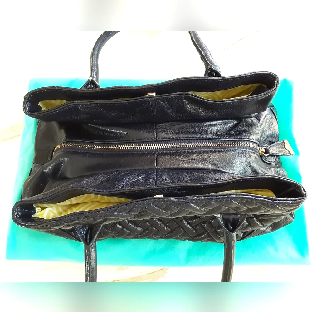 ANTONIO MELANI Leather Navy Blue Quilted Gold Double Strap Handbag W/Dus…